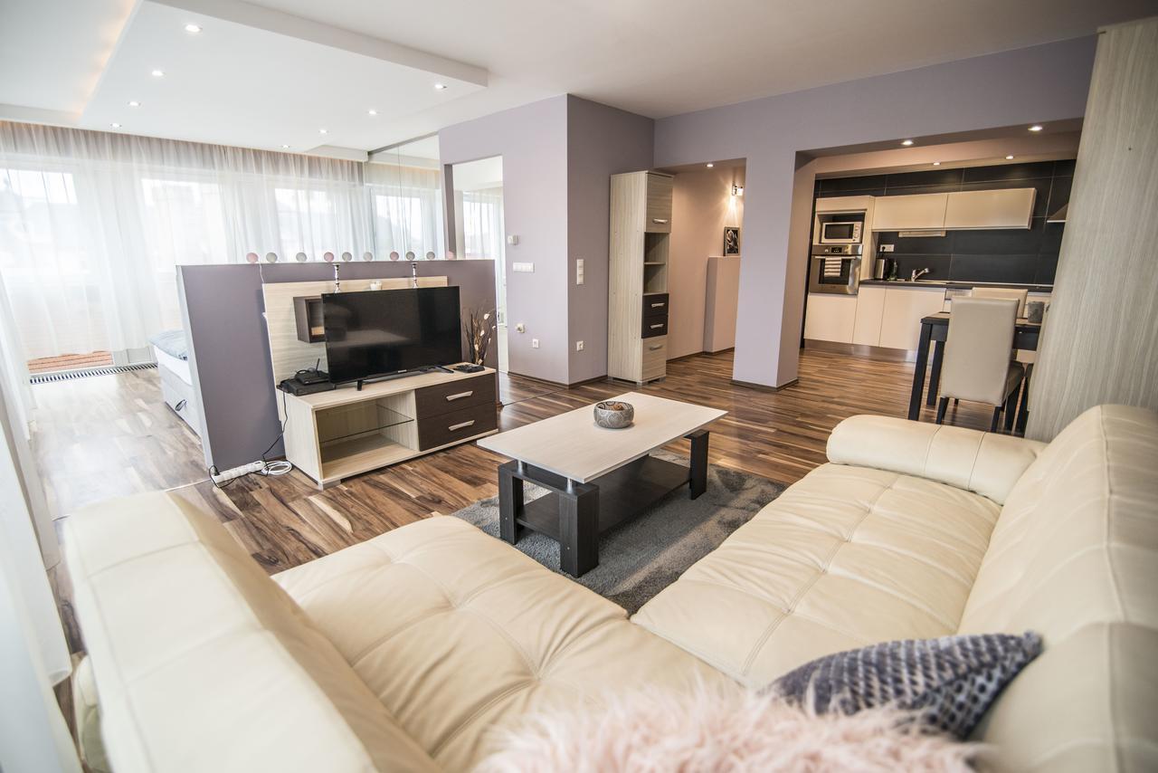 Unicorniselit Apartmanok Eger Buitenkant foto