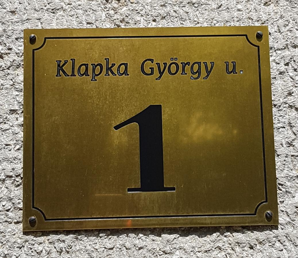 Unicorniselit Apartmanok Eger Buitenkant foto
